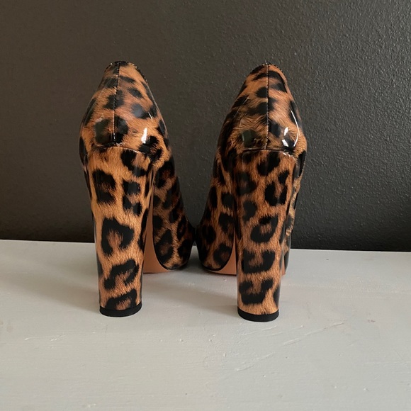 Size 8 Leopard Block Heels - Picture 3 of 4